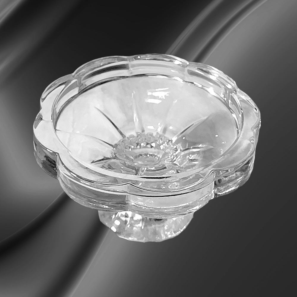 👣4/$20.  Elegant Clear Glass Candle Holder - Picture 3 of 5